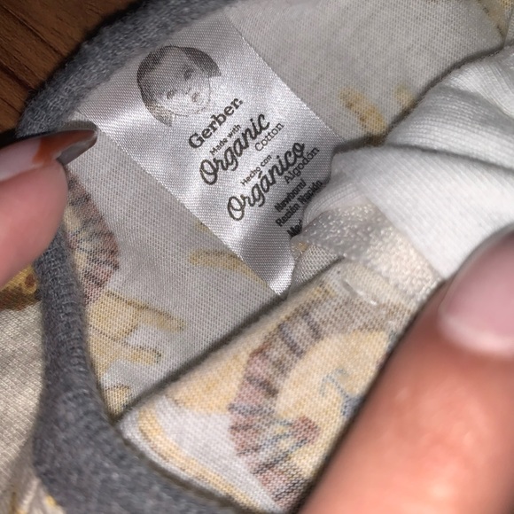 2 lion onesie sets - Picture 2 of 2